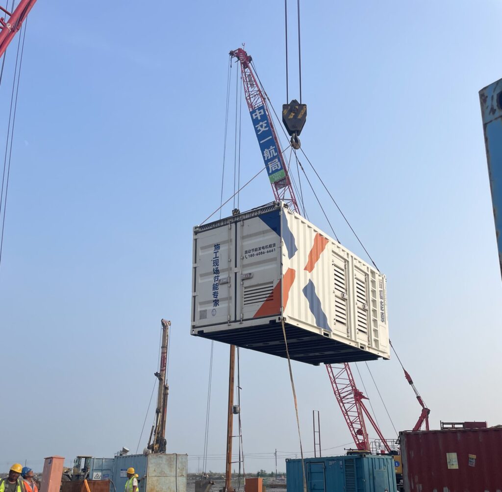 Hybrid power solution reducing emissions at urban construction project
